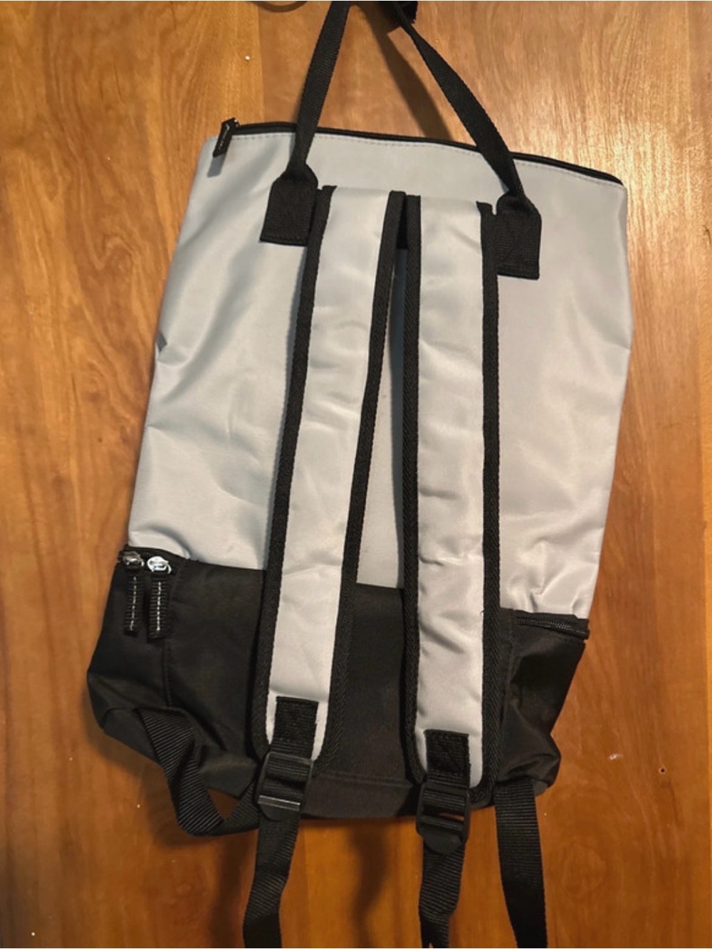 DSW backpack - Picture 2 of 4